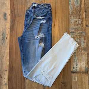 Size 7/23 Rewash Distressed Jeans